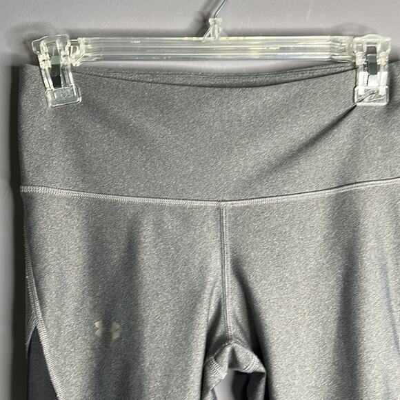 Under Armour Gray and Black Compression Cropped Leggings Size Medium - Picture 2 of 7